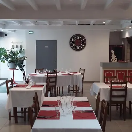 מלון Le Saintongeais *